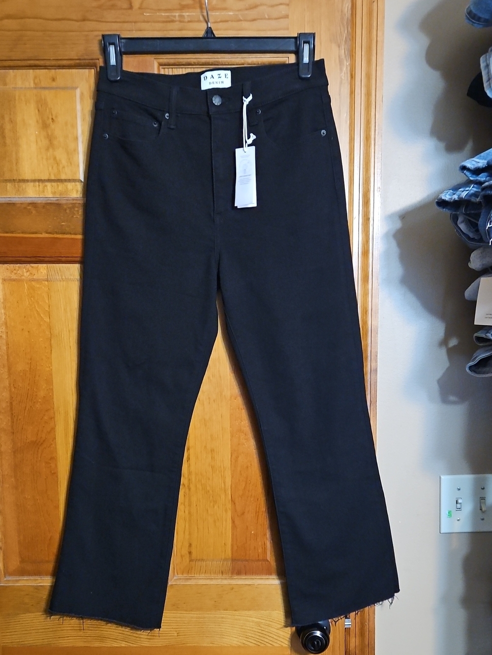 Daze Denim Shy Girl Black High-Rise Crop Flare Jeans-NWT - Picture 3 of 9